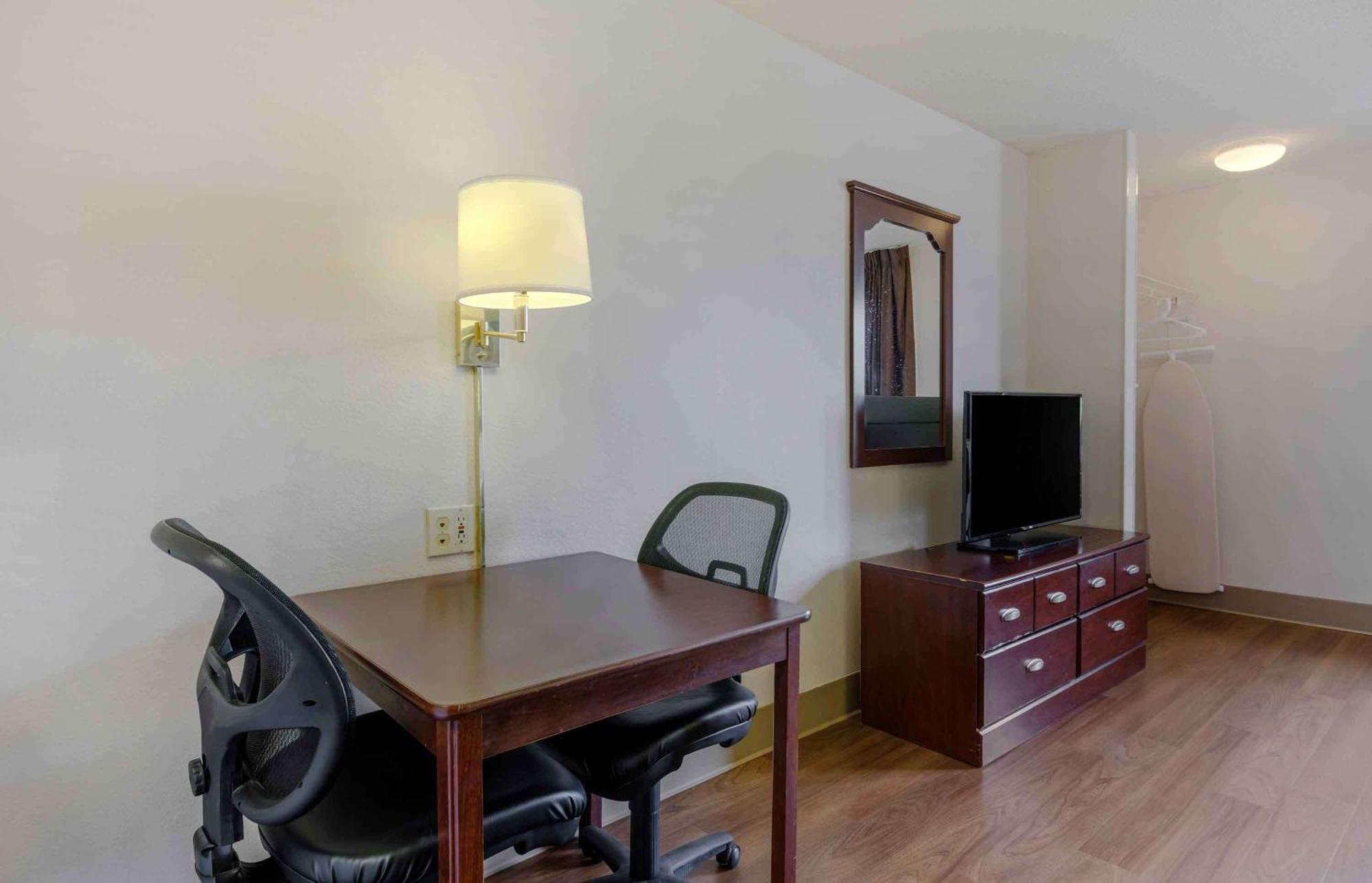 Extended Stay America Suites - Orlando - Lake Mary - 1036 Greenwood Blvd Eksteriør billede